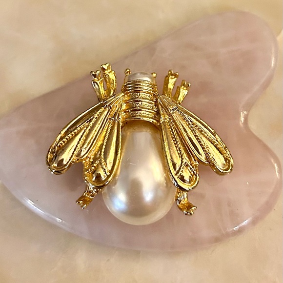Vintage Bee Brooch Faux Pearl Gold-tone - Picture 5 of 17